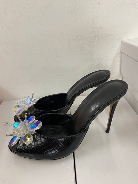 2022 new leather sheepskin sandals stiletto high heels pumps women slipper summer open toe peep-toes diamond size 34-43 slip-on 3d flower rh, Black
2022 new leather sheepskin sandals stiletto high heels pumps women slipper summer open toe peep-toes diamond size 34-43 slip-on 3d flower rh, Black