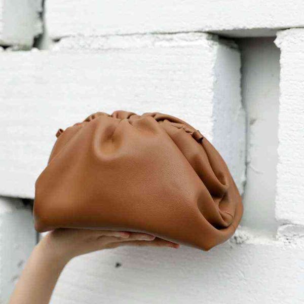 genuine leather women cloud bag 2022 luxury designer ladies real leather shoulder bags female evening bag clutches y220405
genuine leather women cloud bag 2022 luxury designer ladies real leather shoulder bags female evening bag clutches y220405