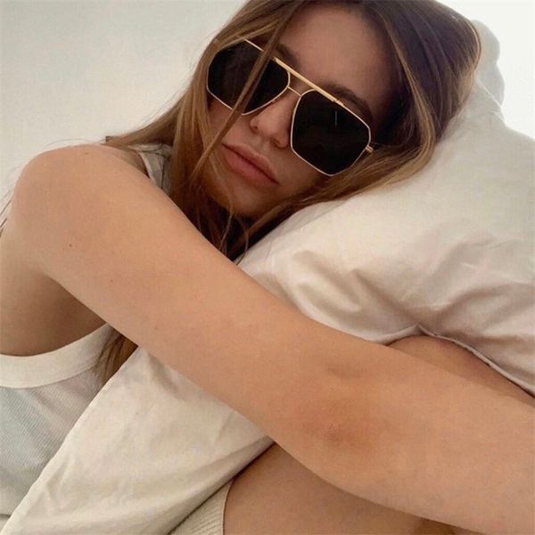 sunglasses ins net red men's and women's anti ultraviolet round face sunglasses for driving the same, White;black
sunglasses ins net red men's and women's anti ultraviolet round face sunglasses for driving the same, White;black