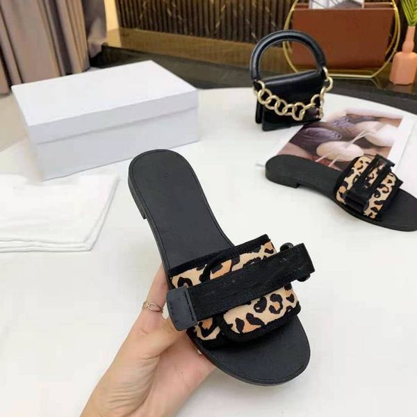 designer women platform slippers alphabet summer sandals die shoes letter leather red various colors luxury woman diios fdsaf, Black
designer women platform slippers alphabet summer sandals die shoes letter leather red various colors luxury woman diios fdsaf, Black