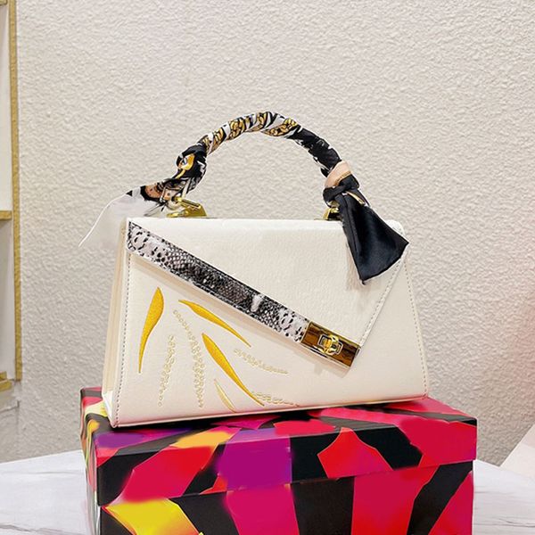 handbag purse flap bag women cross body wallet fashion cowhide genuine leather bright gold metal classic lettering removable shoulder strap
handbag purse flap bag women cross body wallet fashion cowhide genuine leather bright gold metal classic lettering removable shoulder strap