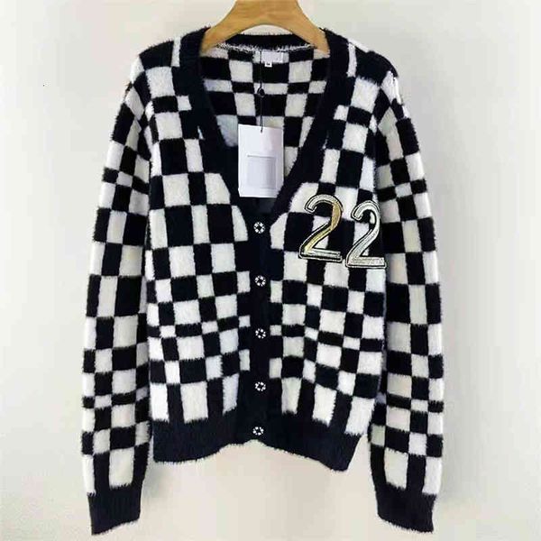 women's hoodies sweatshirts autumn and winter thickened black white knitted checkerboard women's clothing imitation mink cardigan
women's hoodies sweatshirts autumn and winter thickened black white knitted checkerboard women's clothing imitation mink cardigan