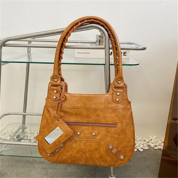 luxury design le cagole shoulder bags handbags women's retro large capacity underarm bag rivet lady cosmetic tote bucket
luxury design le cagole shoulder bags handbags women's retro large capacity underarm bag rivet lady cosmetic tote bucket