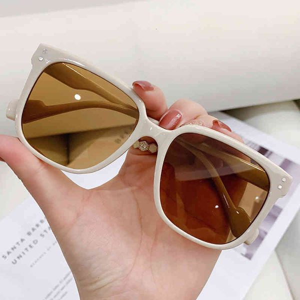 women sunglasses luxury brand designer 2022 new gm men's and women's fashion personalized sunglass vintage sun glasses for men lad, White;black
women sunglasses luxury brand designer 2022 new gm men's and women's fashion personalized sunglass vintage sun glasses for men lad, White;black