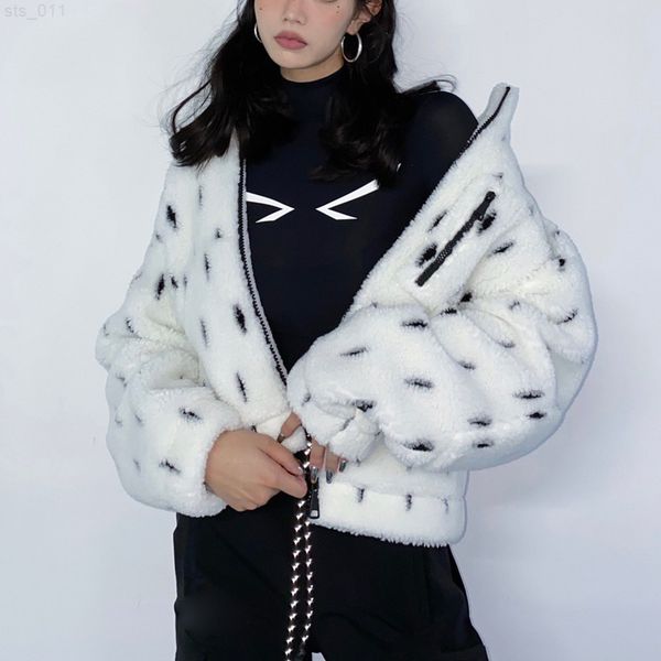 quality end 11.17 high exquisite fashion stand collar long sleeve keep warm faux fur coat women zipper short jacket outerwear t220716, Black
quality end 11.17 high exquisite fashion stand collar long sleeve keep warm faux fur coat women zipper short jacket outerwear t220716, Black