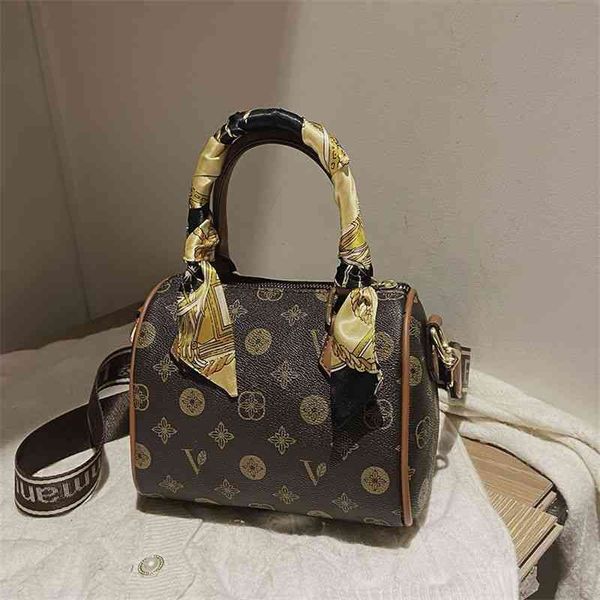 70% factory online sale minority female retro versatile high-grade boston pillow bag
70% factory online sale minority female retro versatile high-grade boston pillow bag