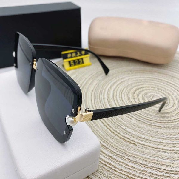 designer sunglasses fashion summer beach glasses full frame letter rectangle design for man woman 5 optional 23232, White;black
designer sunglasses fashion summer beach glasses full frame letter rectangle design for man woman 5 optional 23232, White;black