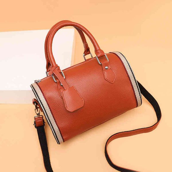 new cowhide bag women's portable msenger shoulder 2022 trendy fashion design ladies sachet
new cowhide bag women's portable msenger shoulder 2022 trendy fashion design ladies sachet