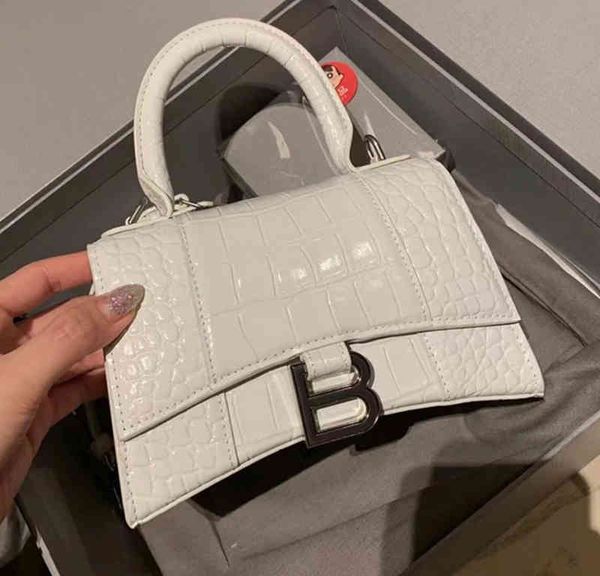 handbags designer crocodile hourglass balencaigabag advanced bag 2022 net red same leather handbag b-shaped single shoulder diagonal women&#
handbags designer crocodile hourglass balencaigabag advanced bag 2022 net red same leather handbag b-shaped single shoulder diagonal women&#
