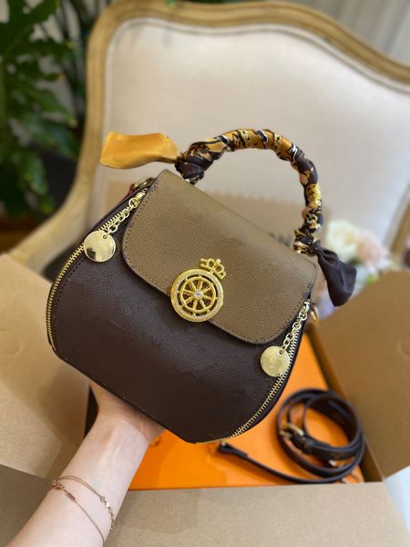 brand luxury design 2022 vintage women's bag fashion messenger large capacity handbag fashion shoulder bags
brand luxury design 2022 vintage women's bag fashion messenger large capacity handbag fashion shoulder bags