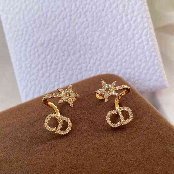 2022 factory wholesale new di home high version around the stars full of diamond women's hollow out simple earrings th7d, Golden
2022 factory wholesale new di home high version around the stars full of diamond women's hollow out simple earrings th7d, Golden