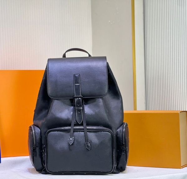 fashion men and women shoulder bag leather luxury designer outdoor leisure travel bag large capacity inner compartment classic size 45-33-22
fashion men and women shoulder bag leather luxury designer outdoor leisure travel bag large capacity inner compartment classic size 45-33-22