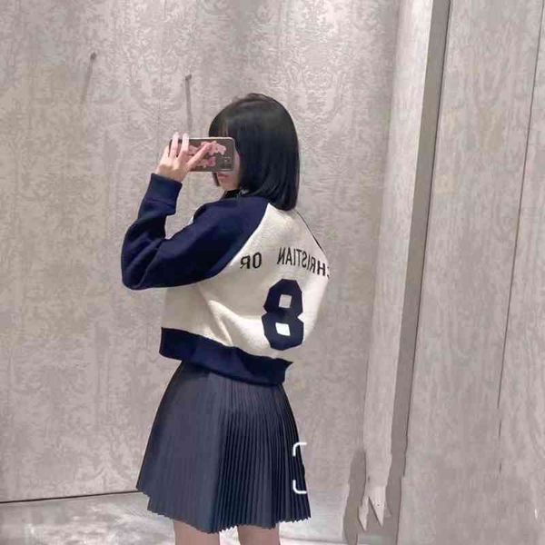 women's sweaters straight early spring leisure sports white blue color contrast knitted baseball suit zipper cardigan jacket women', White;black
women's sweaters straight early spring leisure sports white blue color contrast knitted baseball suit zipper cardigan jacket women', White;black