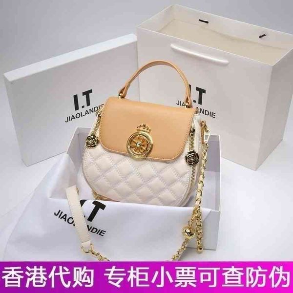 round hong kong genuine leather small big brand high sense light luxury women's 2022 new chaoxia portable messenger designer clutch bag
round hong kong genuine leather small big brand high sense light luxury women's 2022 new chaoxia portable messenger designer clutch bag