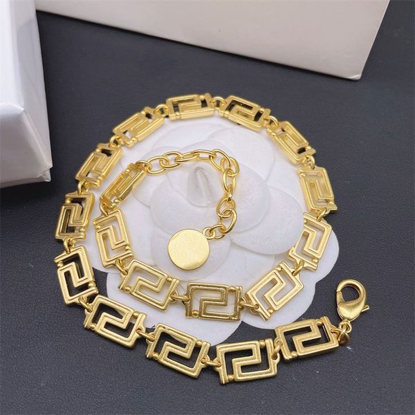 fashion designers necklace luxurys brands necklaces for men woman lady classic golden diamond striped necklaces 4 styles, Silver
fashion designers necklace luxurys brands necklaces for men woman lady classic golden diamond striped necklaces 4 styles, Silver