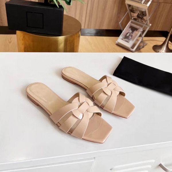italy designer slipper luxury women sandal brand slide slippers flat bottom flip flop design sneakers foam rubber sandals by shoebrand w118, Black
italy designer slipper luxury women sandal brand slide slippers flat bottom flip flop design sneakers foam rubber sandals by shoebrand w118, Black