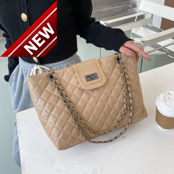 direct sale quality discount schain fairy s simple large capacity portable woven single shoulder small trend fashion women messenger bag
direct sale quality discount schain fairy s simple large capacity portable woven single shoulder small trend fashion women messenger bag