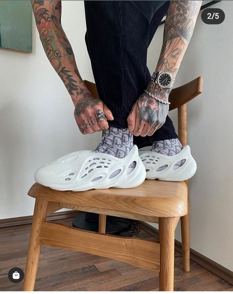 hole shoes 2022 new brand sport shoes fashion gift for birithday mothers fathers valentine thanksgiving christmas day
hole shoes 2022 new brand sport shoes fashion gift for birithday mothers fathers valentine thanksgiving christmas day