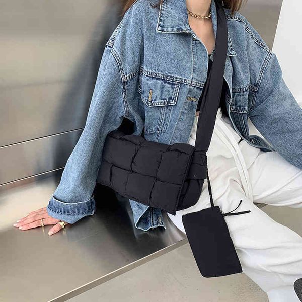original edition luxury handbags venetas's bottegass autumn net red and same winter messenger tofu bags sponge nylon woven pillow women
original edition luxury handbags venetas's bottegass autumn net red and same winter messenger tofu bags sponge nylon woven pillow women