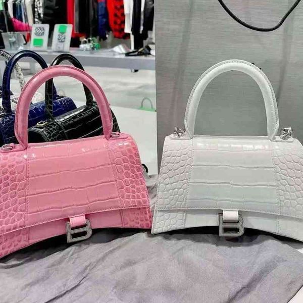 leather bag women's 2021 new fashion versatile b family crocodile hourglass b-shaped cross net red same
leather bag women's 2021 new fashion versatile b family crocodile hourglass b-shaped cross net red same