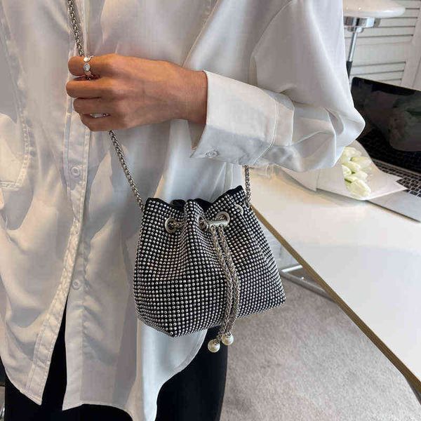 2022 new soft surface chain oblique cross bag high-quality fashion luxury sparkling crystal lady bag g220429
2022 new soft surface chain oblique cross bag high-quality fashion luxury sparkling crystal lady bag g220429