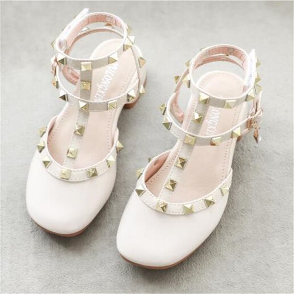 children girls sandals princess low heel gladiator sandal spring summer bright diamond kids shoes rivet square mouth leather shoe, Black;red
children girls sandals princess low heel gladiator sandal spring summer bright diamond kids shoes rivet square mouth leather shoe, Black;red