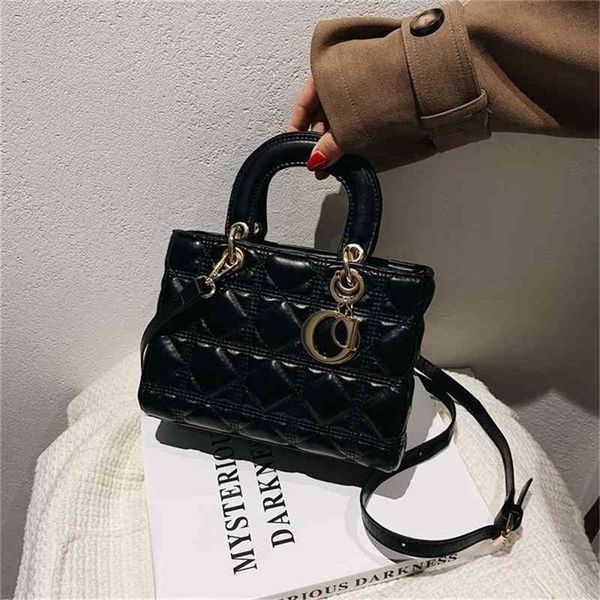 fashion women's handbag new lady's princess diana bag lingge embroidery line simple foreign style solid color texture single shoul
fashion women's handbag new lady's princess diana bag lingge embroidery line simple foreign style solid color texture single shoul