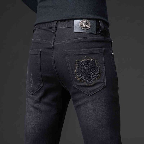 winter fleece thickened jeans men's european station tiger embroidery light luxury thin elastic small straight tube, Blue
winter fleece thickened jeans men's european station tiger embroidery light luxury thin elastic small straight tube, Blue