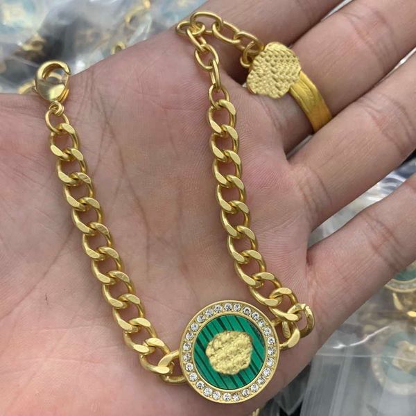 pendant necklaces fashion new designed pendant hollow out greca grecamania women's chain necklace banshee medusa head portrait 18k gold, Silver
pendant necklaces fashion new designed pendant hollow out greca grecamania women's chain necklace banshee medusa head portrait 18k gold, Silver