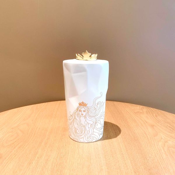 starbucks cup 2021 limited 50th anniversary double fishtail mermaid crown shape double-layer ceramic mug
starbucks cup 2021 limited 50th anniversary double fishtail mermaid crown shape double-layer ceramic mug