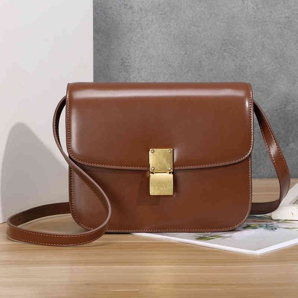 2022 korean version new leather box tofu bag fashion trend one shoulder messenger bag temperament small square stewardess
2022 korean version new leather box tofu bag fashion trend one shoulder messenger bag temperament small square stewardess