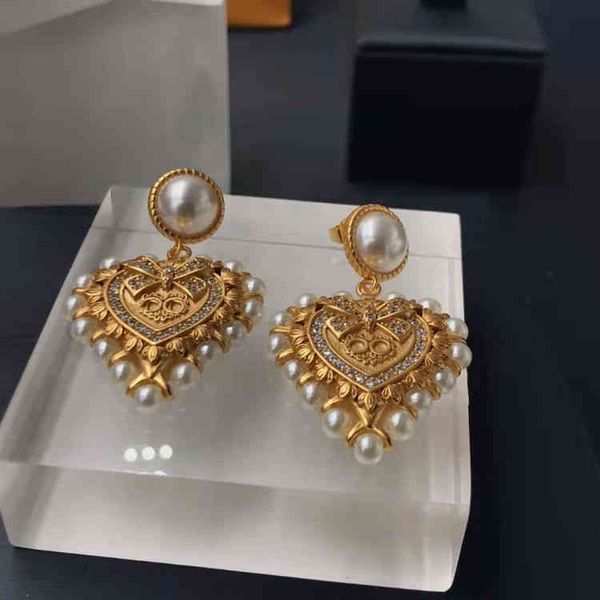 new letter love pearl high sense brass 925 silver needle earrings jewelry sale, Golden
new letter love pearl high sense brass 925 silver needle earrings jewelry sale, Golden