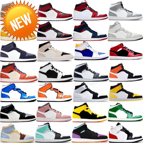 2022 boots woman 1s man basketball shoes mens sneakers mid 1 light smoke grey chicago, Black
2022 boots woman 1s man basketball shoes mens sneakers mid 1 light smoke grey chicago, Black