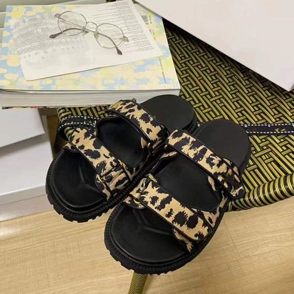 2022 slide sandal slipper act calfskin anti slip d designer slides casual shoe women sport sandals adjustable velcro straps summer comfy sli, Black
2022 slide sandal slipper act calfskin anti slip d designer slides casual shoe women sport sandals adjustable velcro straps summer comfy sli, Black