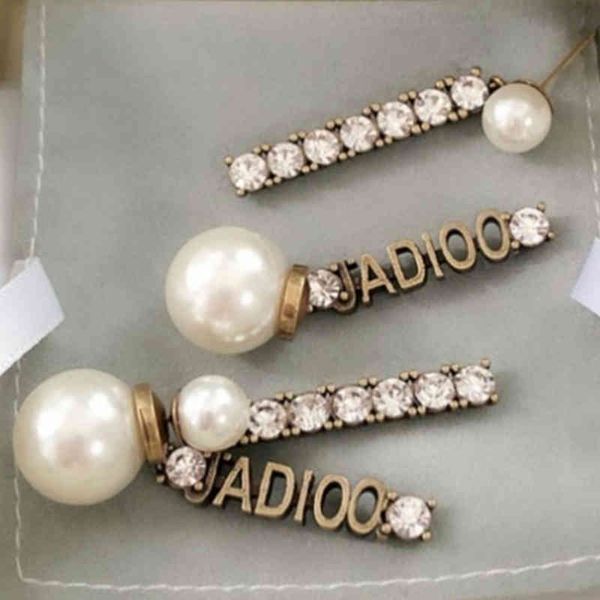 classic brilliant diamonds inlaid pearl earrings precision 925 silver needle anti allergy female luxury_cd1t
classic brilliant diamonds inlaid pearl earrings precision 925 silver needle anti allergy female luxury_cd1t