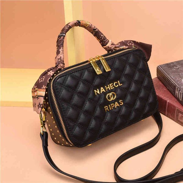 dragongrain small bag 2022 new fashion stylish hand perfume popular satchel horizontal edition designer bags
dragongrain small bag 2022 new fashion stylish hand perfume popular satchel horizontal edition designer bags