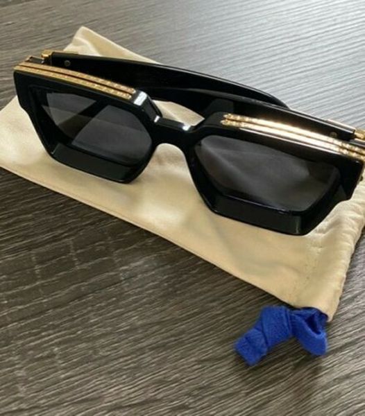 summer millionaires sunglasses black for men and women style anti-ultraviolet retro plate square full frame fashion eyeglasses random box, White;black
summer millionaires sunglasses black for men and women style anti-ultraviolet retro plate square full frame fashion eyeglasses random box, White;black