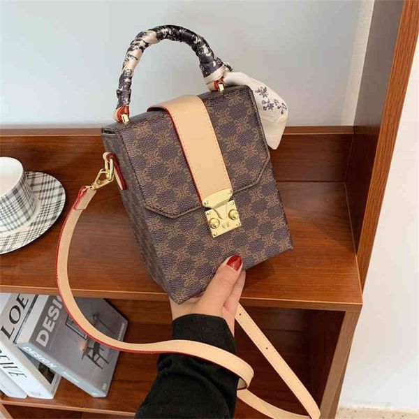 net red foreign style hand printed single shoulder fashion trend bag factory store online
net red foreign style hand printed single shoulder fashion trend bag factory store online