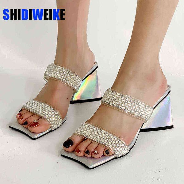 slippers new summer women mules design slippers sandal slides crystal rhinestone 5cm laser heels women shoes female ad1634 220427, Black
slippers new summer women mules design slippers sandal slides crystal rhinestone 5cm laser heels women shoes female ad1634 220427, Black