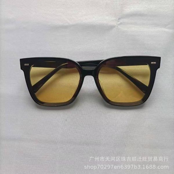 new designer sunglasses sunglass sae large frame square sunglass star same grass planting ing, White;black
new designer sunglasses sunglass sae large frame square sunglass star same grass planting ing, White;black