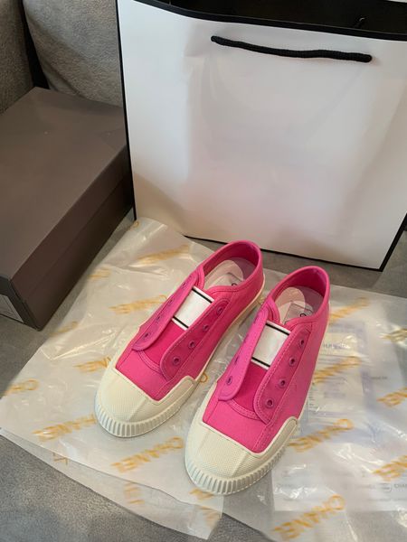 classic canvas sports shoes genuine leather wear comfortable bright-coloured original brand
classic canvas sports shoes genuine leather wear comfortable bright-coloured original brand