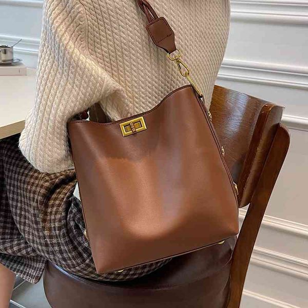 fashion women's new high-quality versatile bag luxury designer large female large capacity new single shoulder msenger bag bucket mobil
fashion women's new high-quality versatile bag luxury designer large female large capacity new single shoulder msenger bag bucket mobil