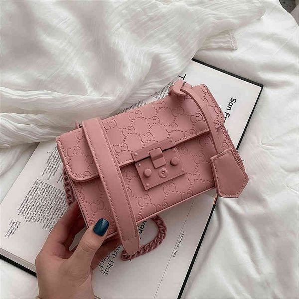 2022 factory wholesale new net red fashion chain small square women's foreign air pressure flower letter single shoulder texture messen
2022 factory wholesale new net red fashion chain small square women's foreign air pressure flower letter single shoulder texture messen