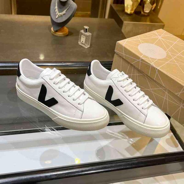 running shoes dress sneakers designer vej women flat small white luxury leather print men casual platform board 220615
running shoes dress sneakers designer vej women flat small white luxury leather print men casual platform board 220615