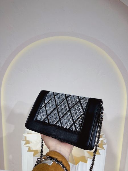 full diamond simple shoulder bag designer 5a high-end quality women's cross-body bag underarm banquet coin purse
full diamond simple shoulder bag designer 5a high-end quality women's cross-body bag underarm banquet coin purse