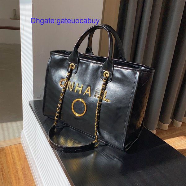 classic designer luxury handbags women's beach bags brand ch metal badge tote bag small mini evening handbag female capacity large leat, Black;red
classic designer luxury handbags women's beach bags brand ch metal badge tote bag small mini evening handbag female capacity large leat, Black;red