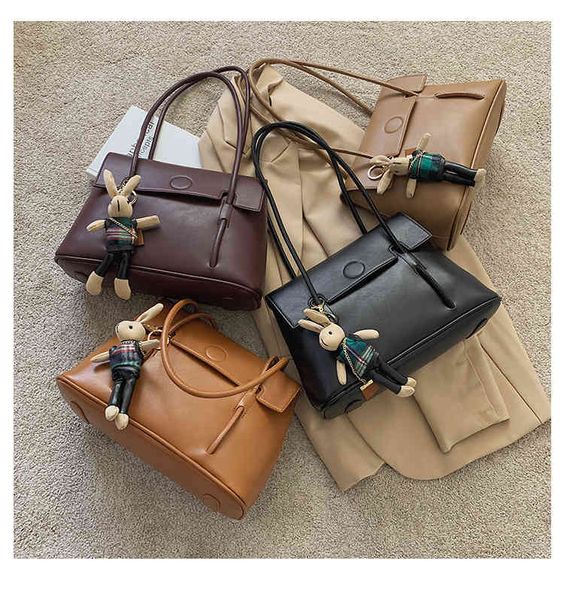 2022 summer new rabbit pendant women's bag fashion big korean portable diagonal cross summer fashion brand wide strap ladies handbags
2022 summer new rabbit pendant women's bag fashion big korean portable diagonal cross summer fashion brand wide strap ladies handbags