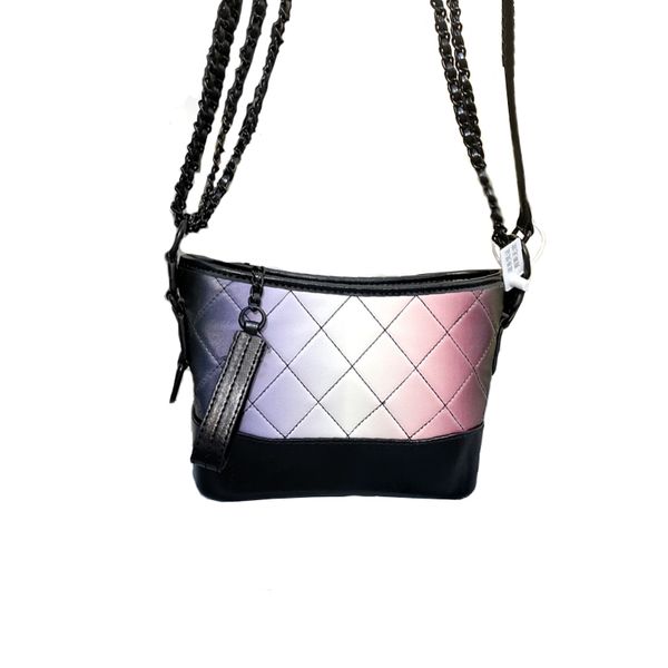 crossbody bags elling cake personality fashion design gradient color exquisite black gold matte material soft leather full of high-end sense
crossbody bags elling cake personality fashion design gradient color exquisite black gold matte material soft leather full of high-end sense