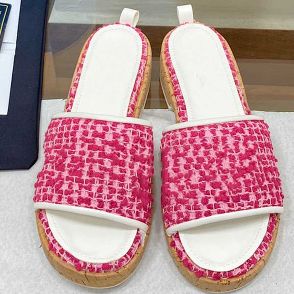 classic paris luxury new summer bottom one word belt slippers women thick heel letter outer wear holiday travel sandals size 34-41, Black
classic paris luxury new summer bottom one word belt slippers women thick heel letter outer wear holiday travel sandals size 34-41, Black