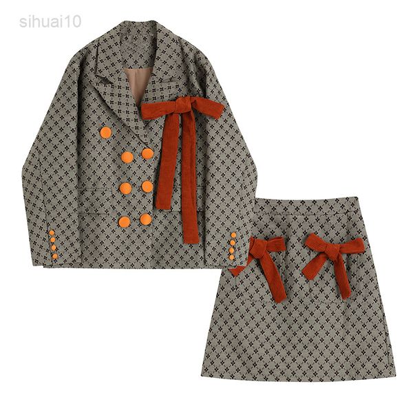 retro jacquard bow double breasted blazer jacket high waist a-line skirt two piece skirt suit female autumn winter fashion l220725, White
retro jacquard bow double breasted blazer jacket high waist a-line skirt two piece skirt suit female autumn winter fashion l220725, White
